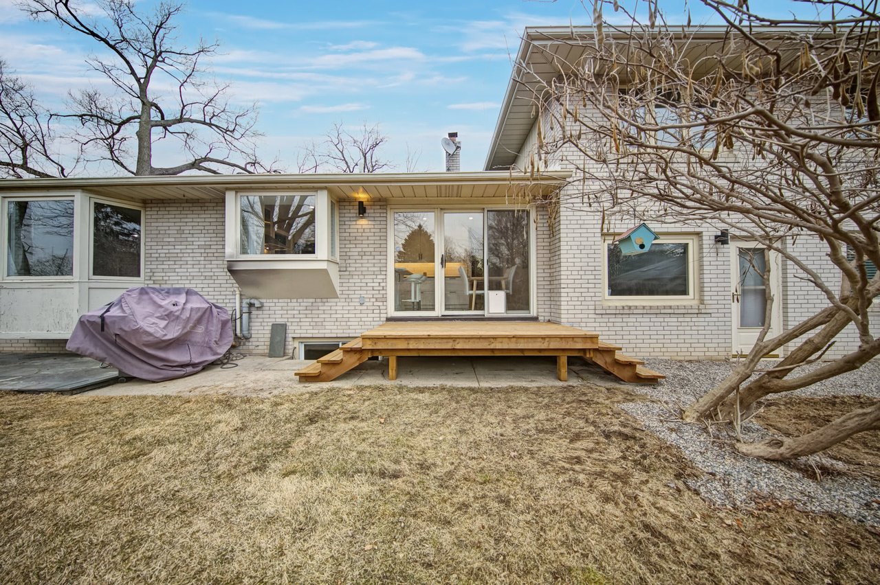 1274 Lorne Park Rd