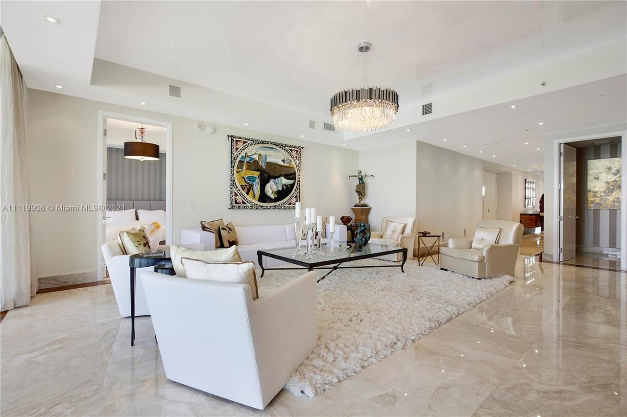 9705 Collins Ave, #1403N