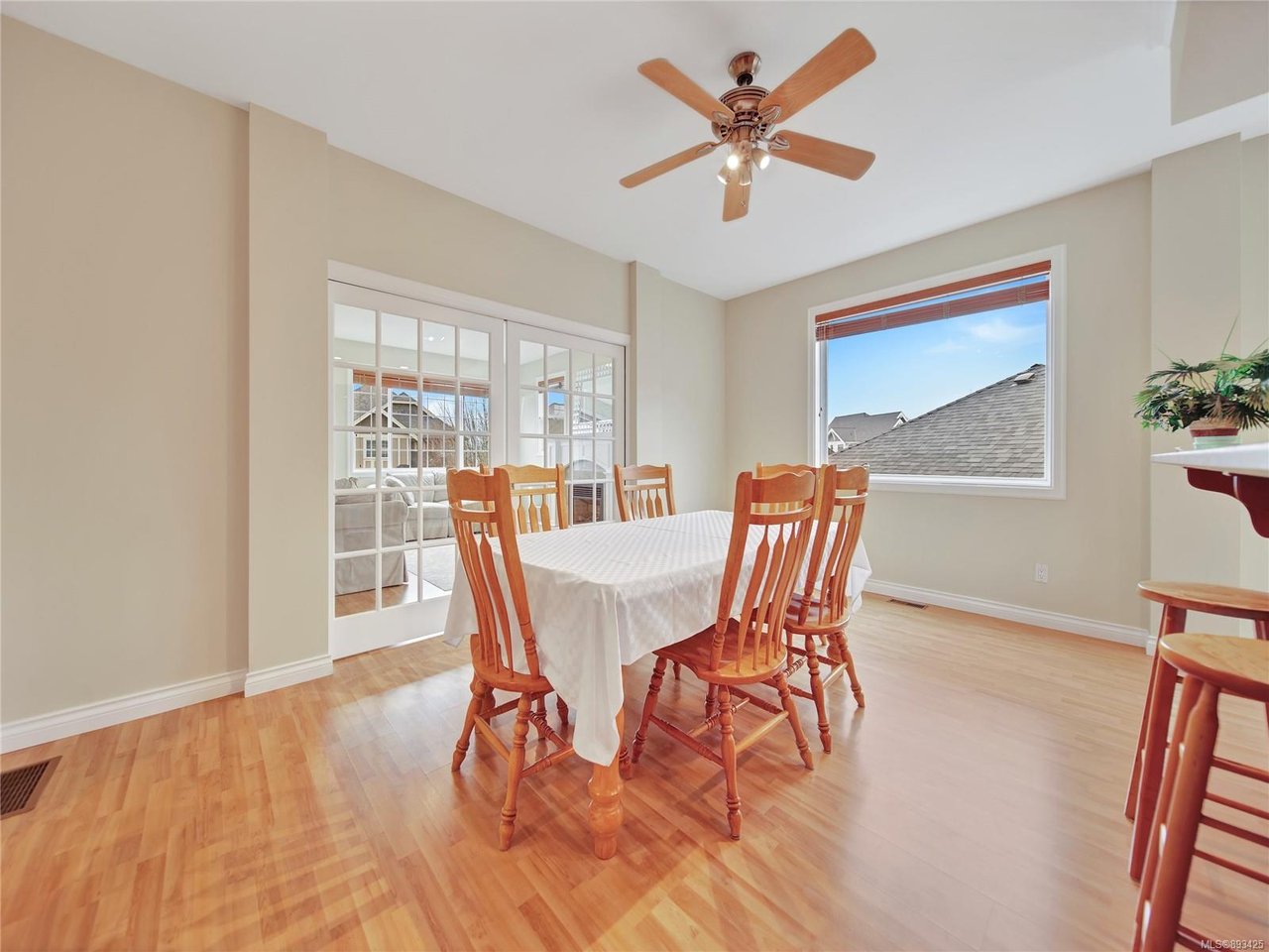 1260 Rockhampton Close