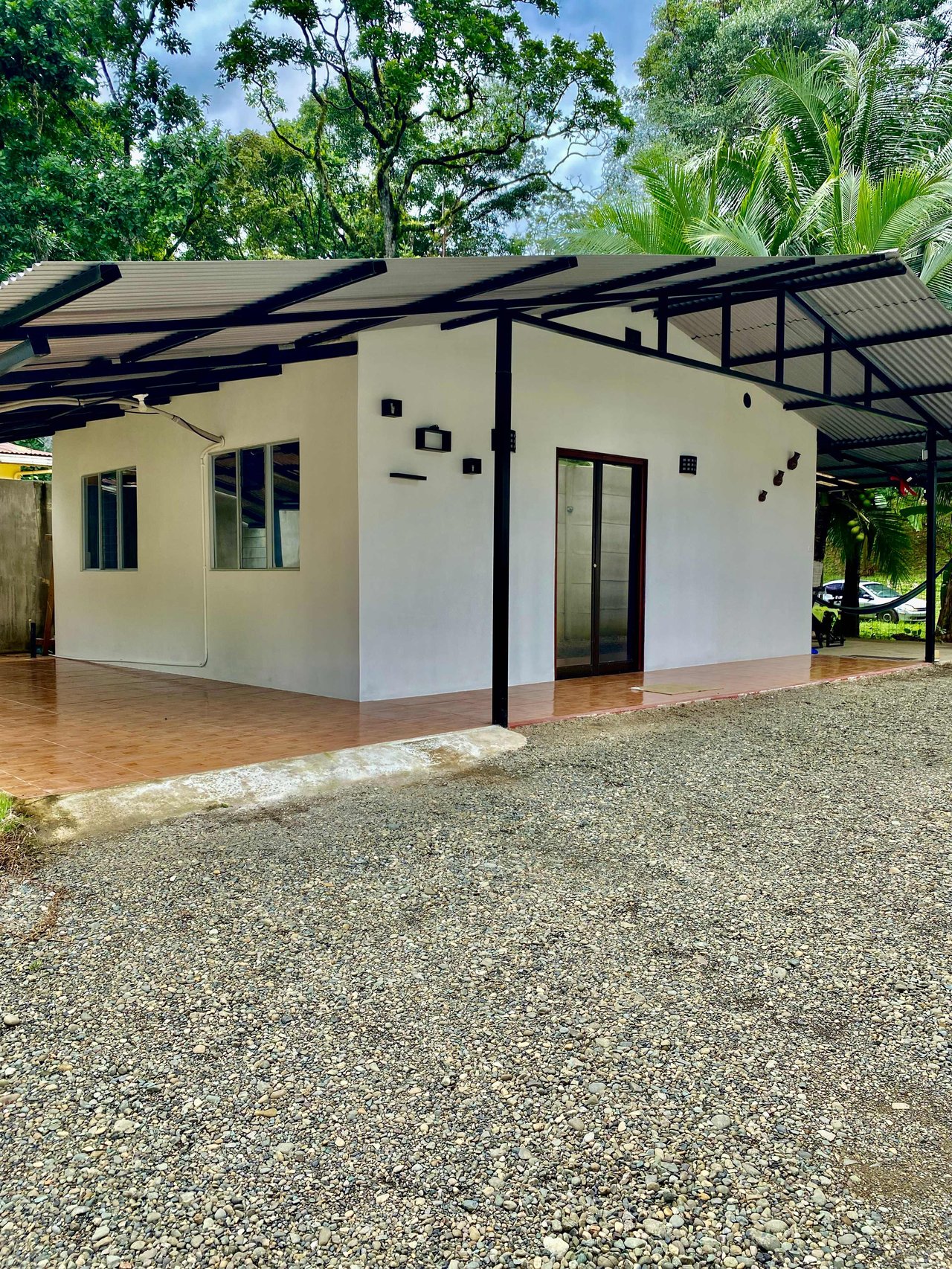 Starter Home with Hobby Shop in Ojochal, Costa Rica. Homeowner Financing Available!!