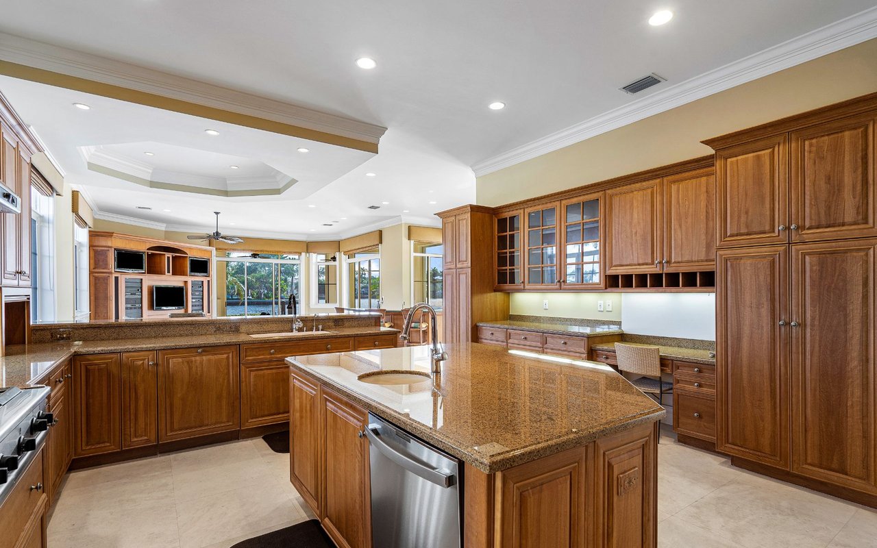 219 Palm Trl