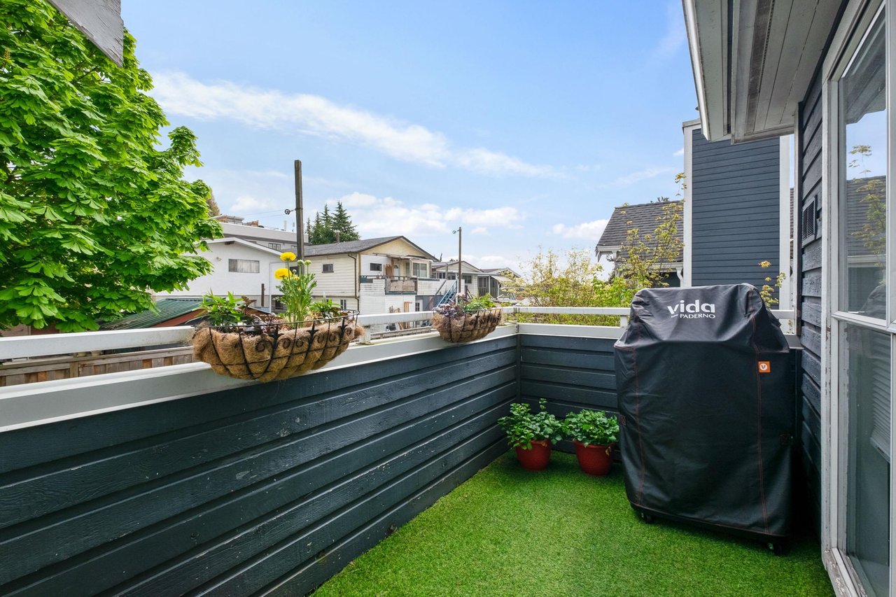 206-2960 E 29th Ave