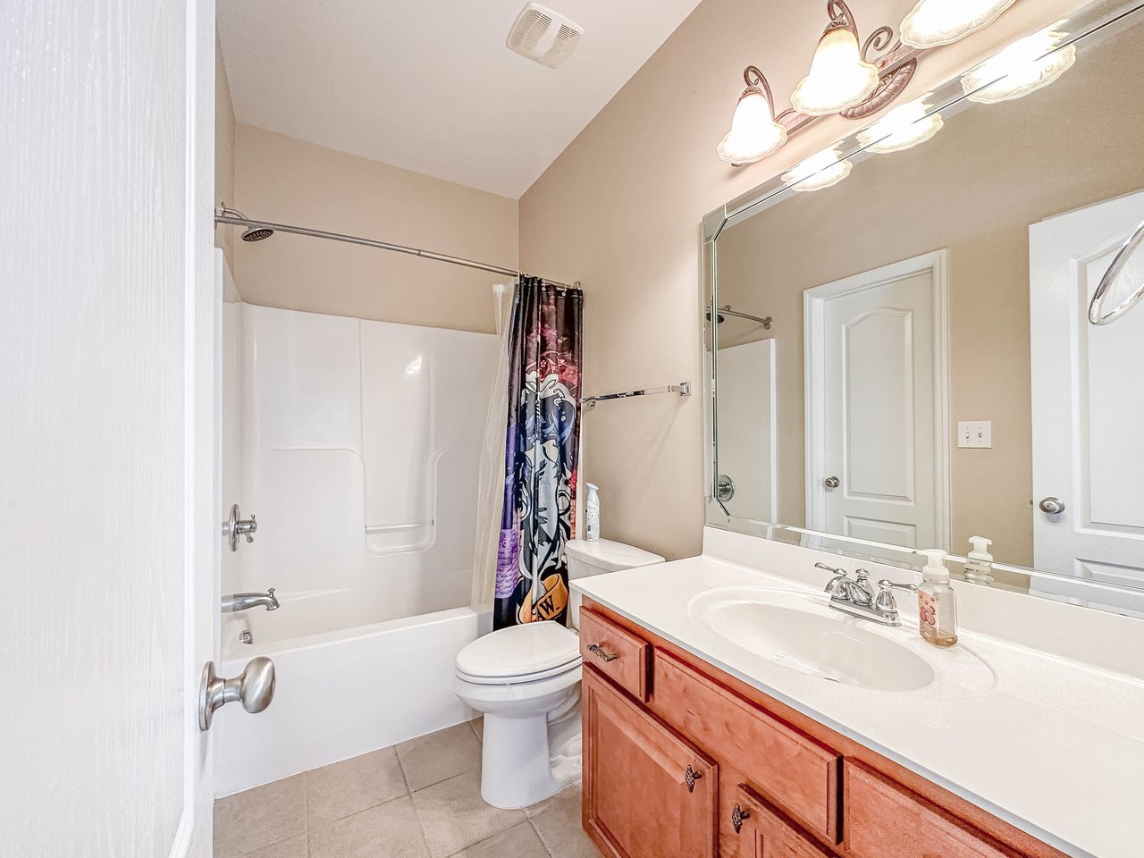 2303 Palisades Court with 5 Bedrooms!!!