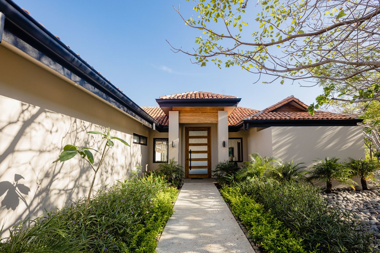 Luxury Villa Near the Beach, Hacienda Pinilla, Guanacaste