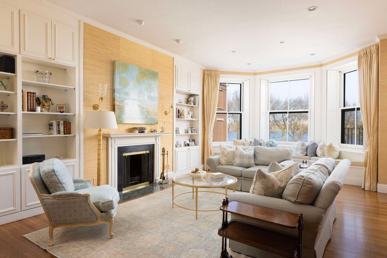 352 Beacon Street image