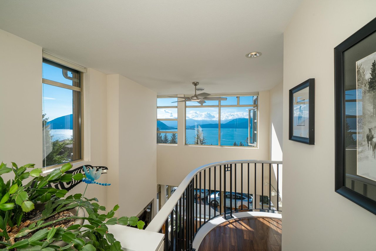 8664 Seascape Dr