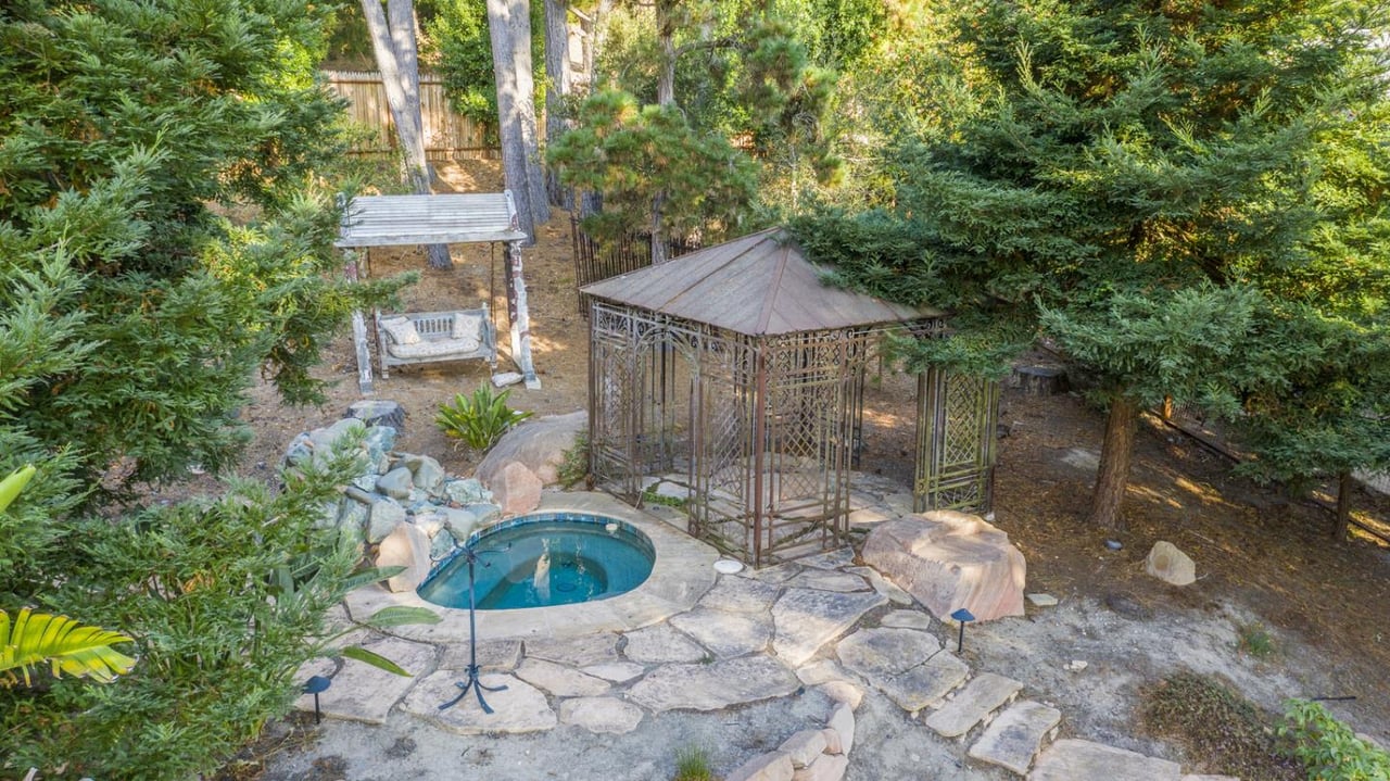 3108 Flavin LN