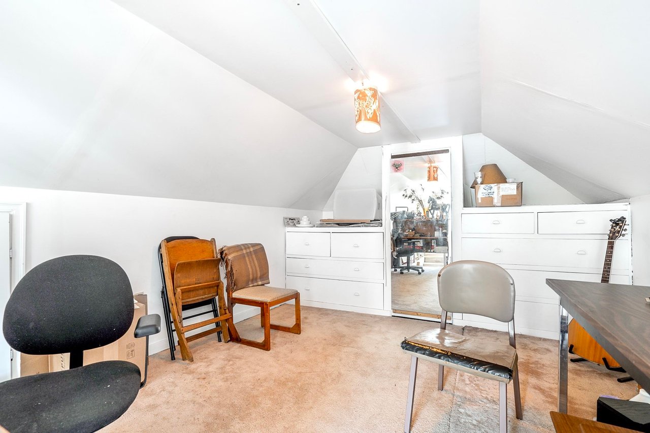 470 W 20th Ave