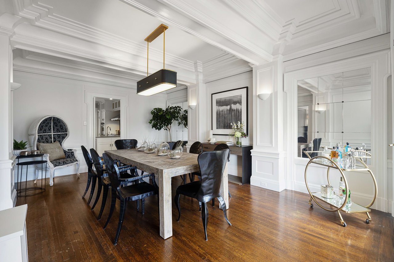 Grand New York-Style Condominium at 840 Powell