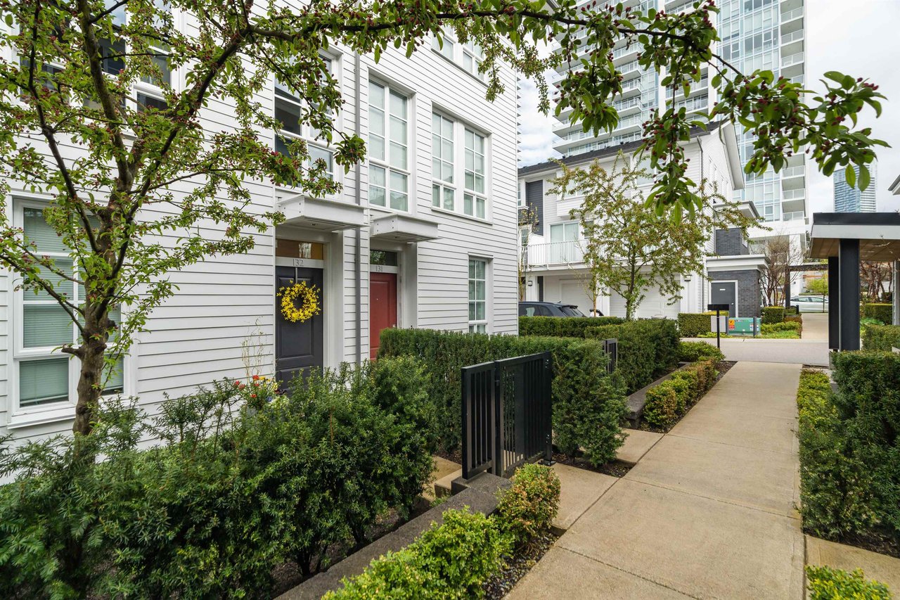 132-528 Foster Ave