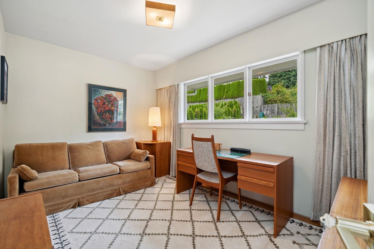 1375 Ottawa Ave