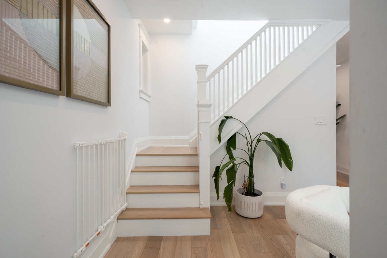 38 Richard Ave 