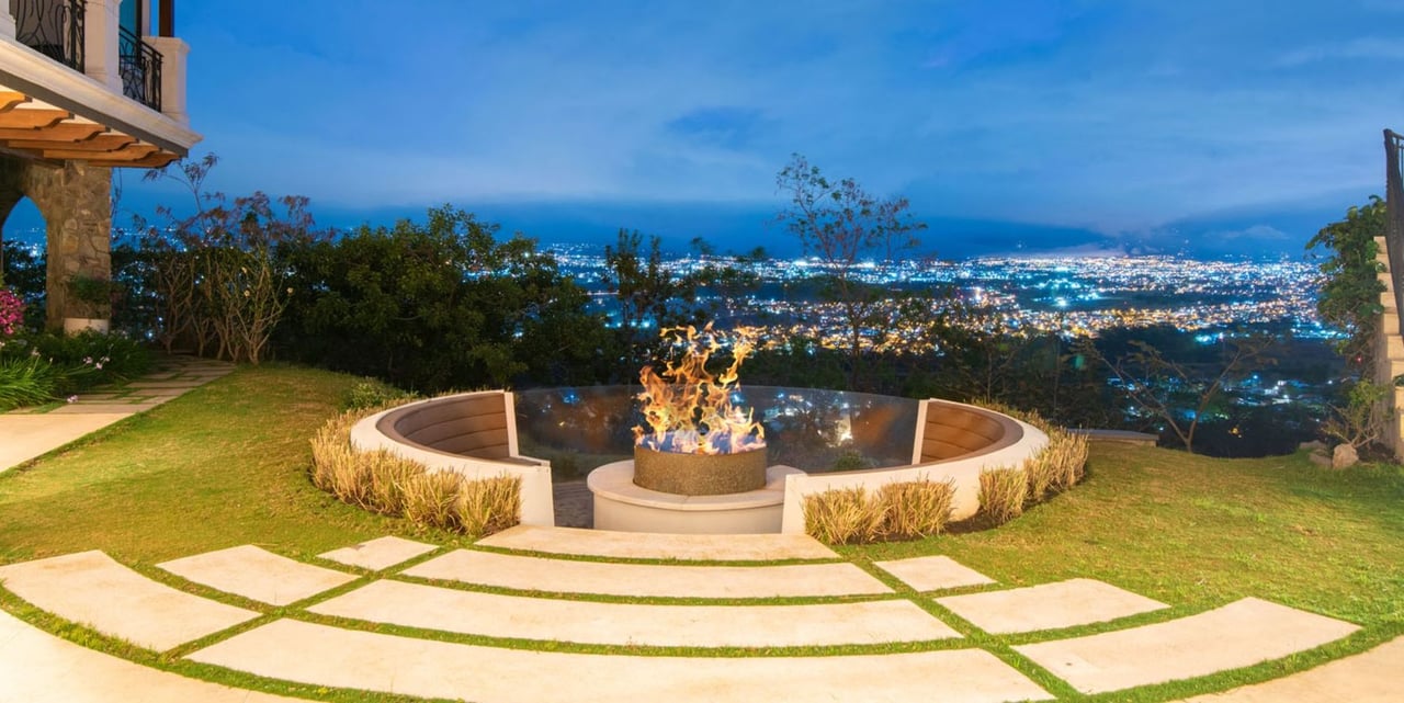 Tuscan Hilltop Luxury Estate, Santa Ana, San Jose