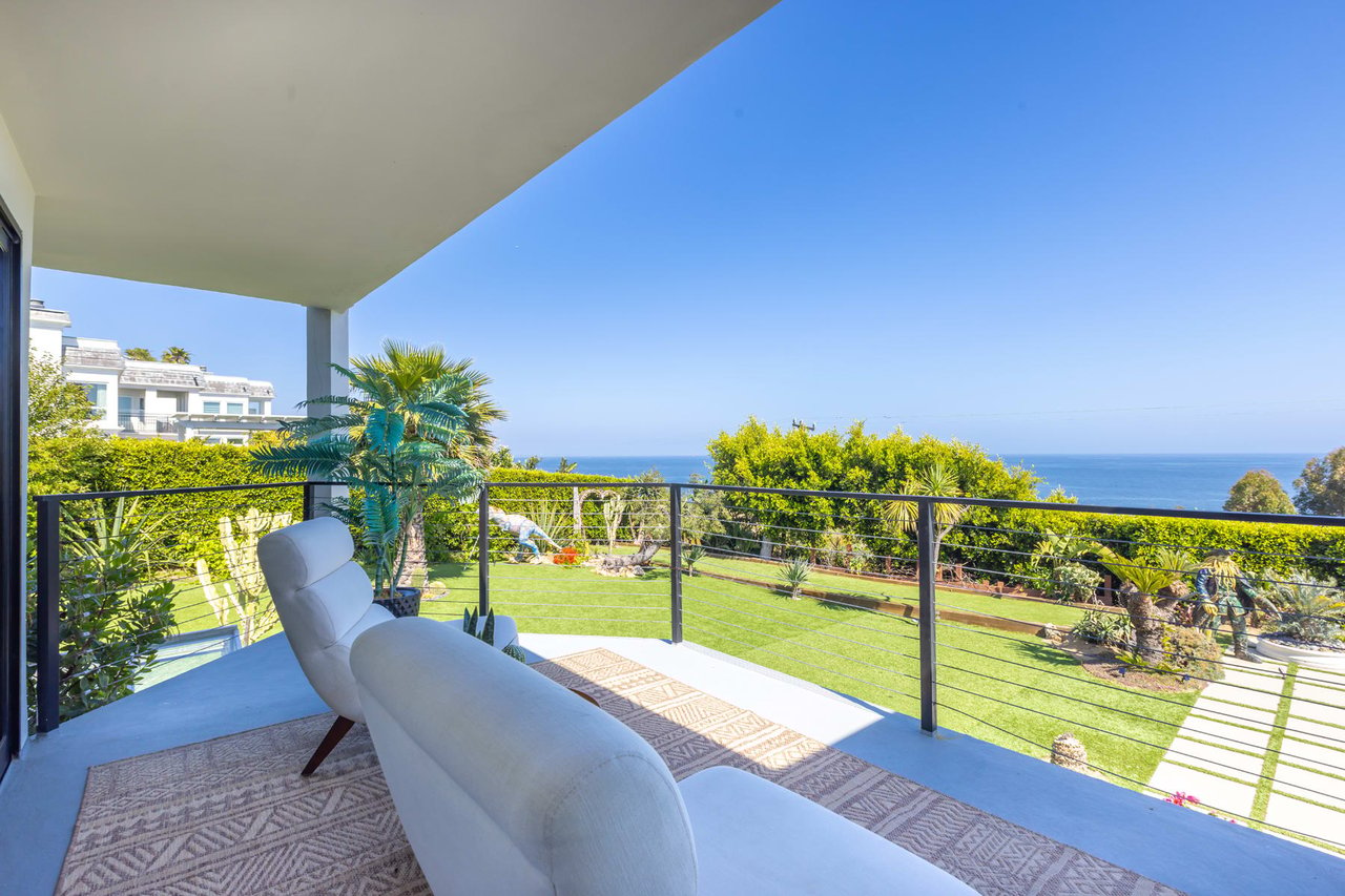 Malibu Luxury 4 BR Home w Pool and Ocean Views