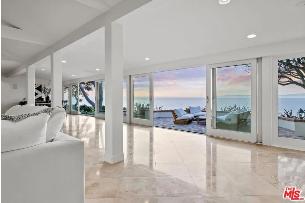 1115 Palos Verdes Dr