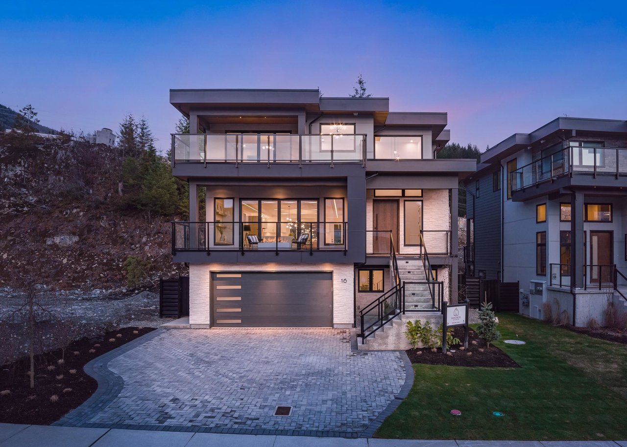 16-3385 Mamquam Rd