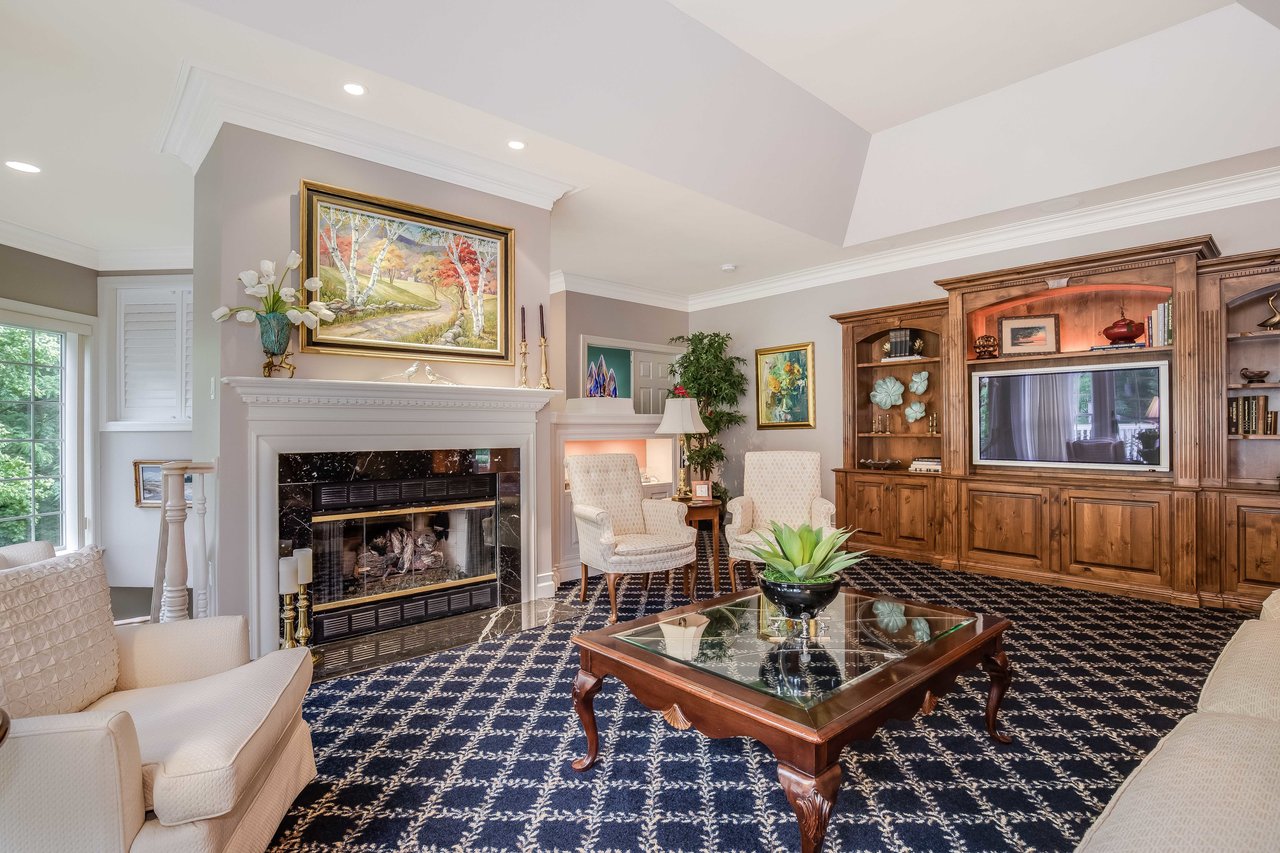 Simple Villa Living in Chesterfield