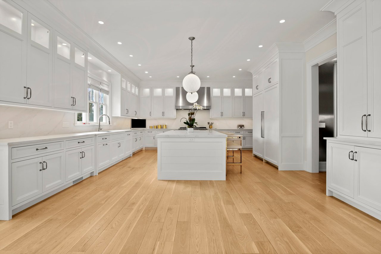 18 Mayflower Parkway