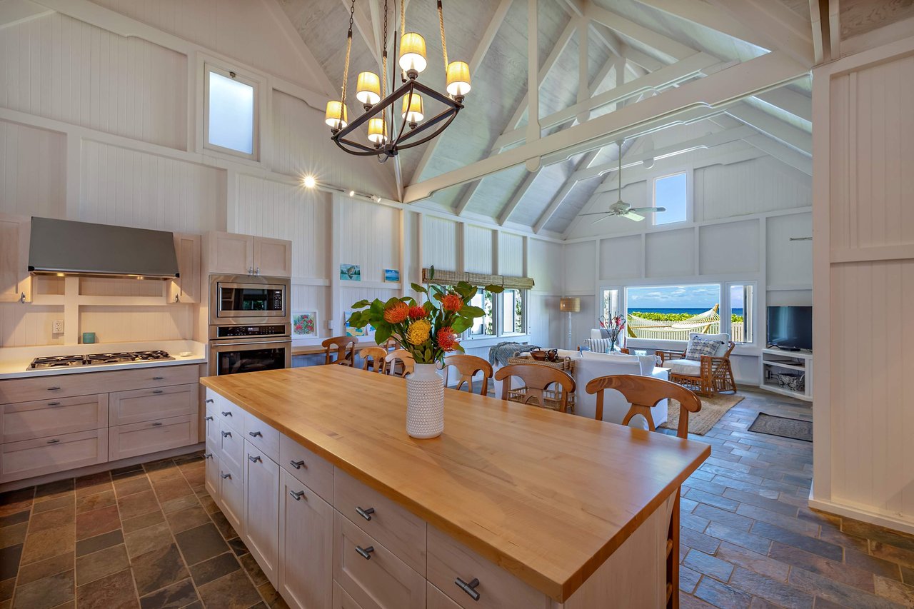 Waialua Beachfront Cottage