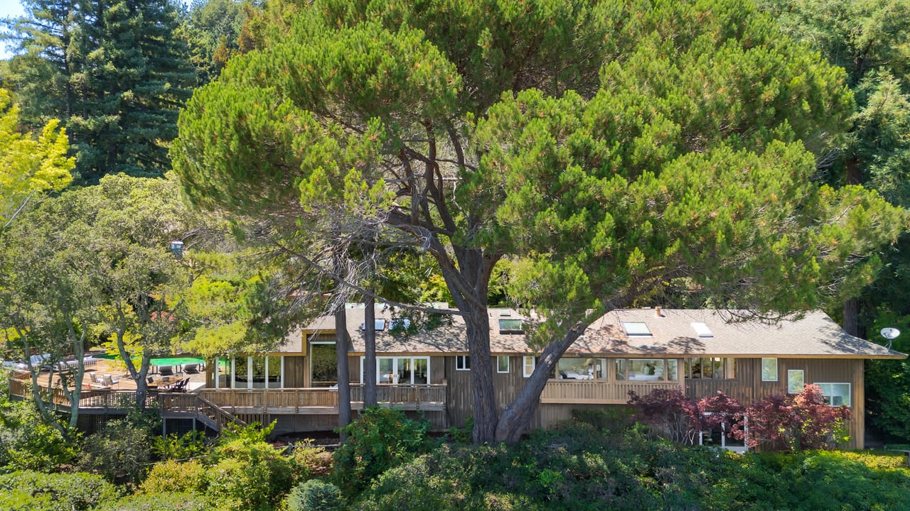 Kent Woodlands Mid Century Retreat