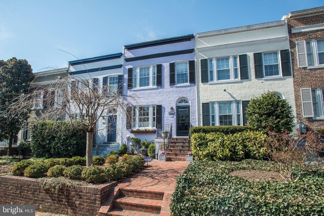 1690 32nd St NW