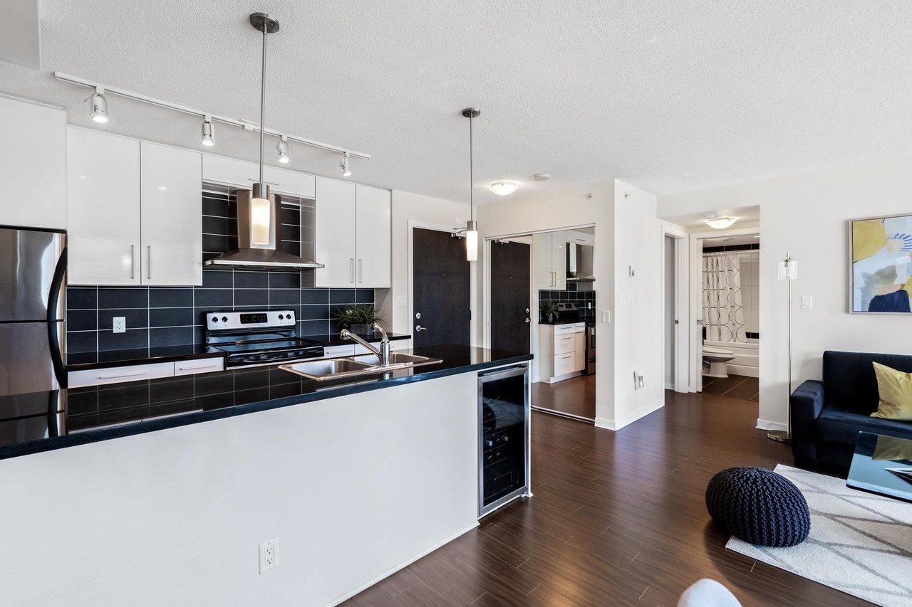 702-633 Abbott Street, Vancouver