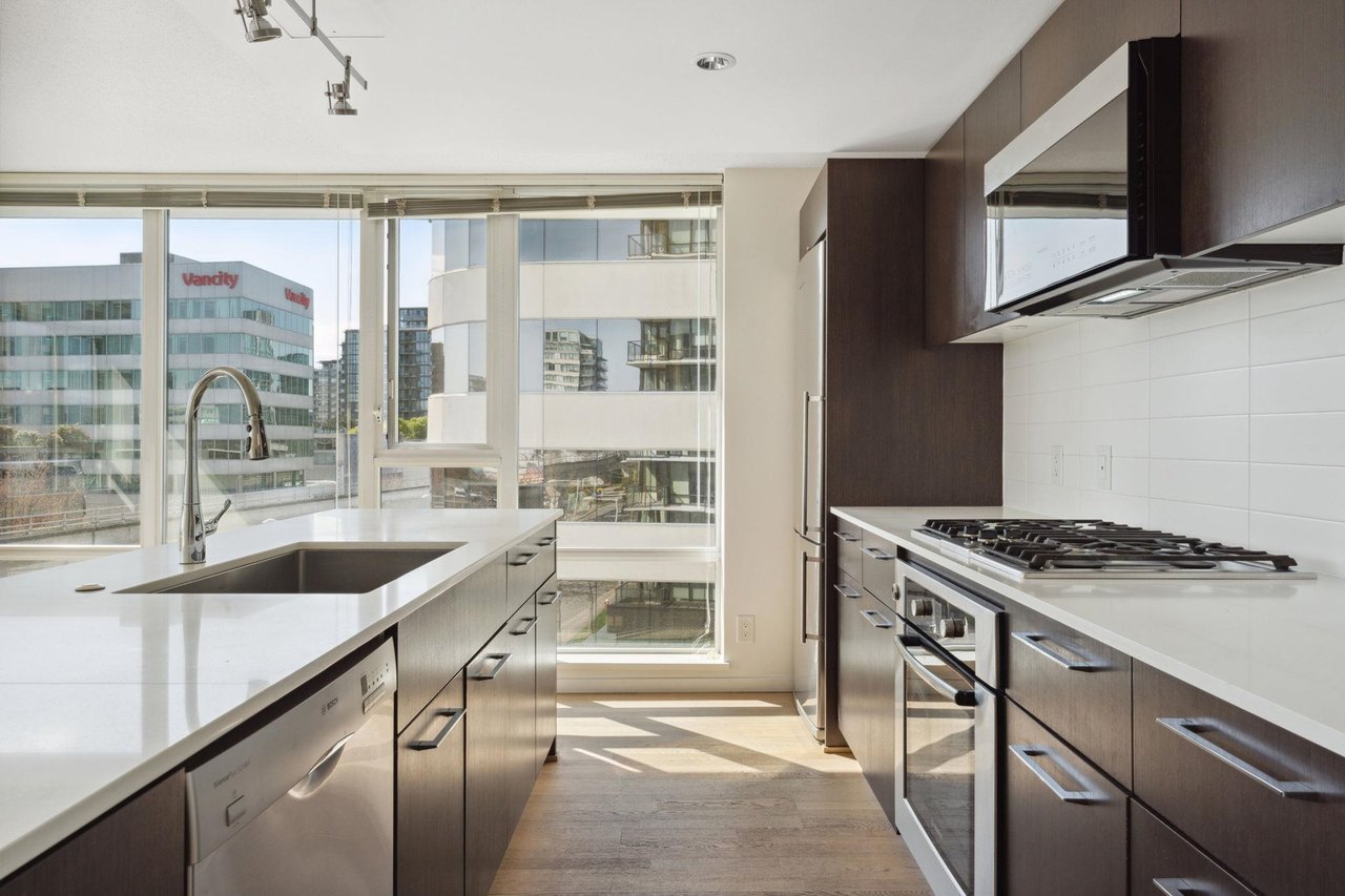 713-7988 Ackroyd Rd