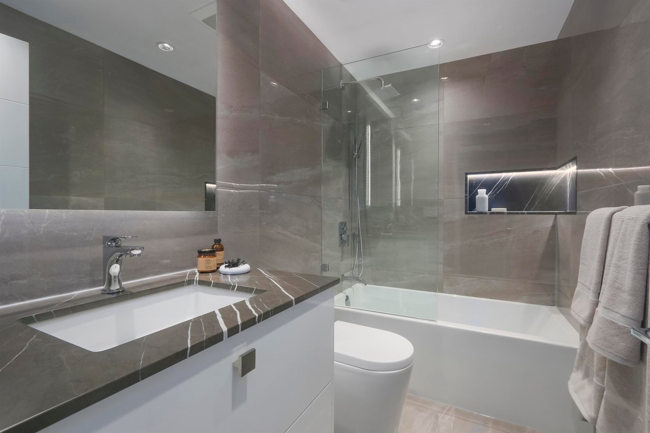 402-738 Broughton Street, Vancouver