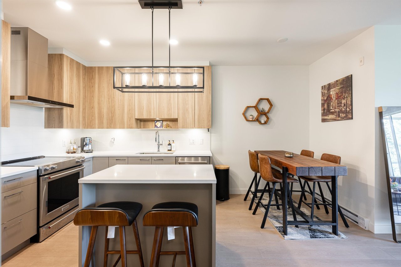 412-7588 16th St