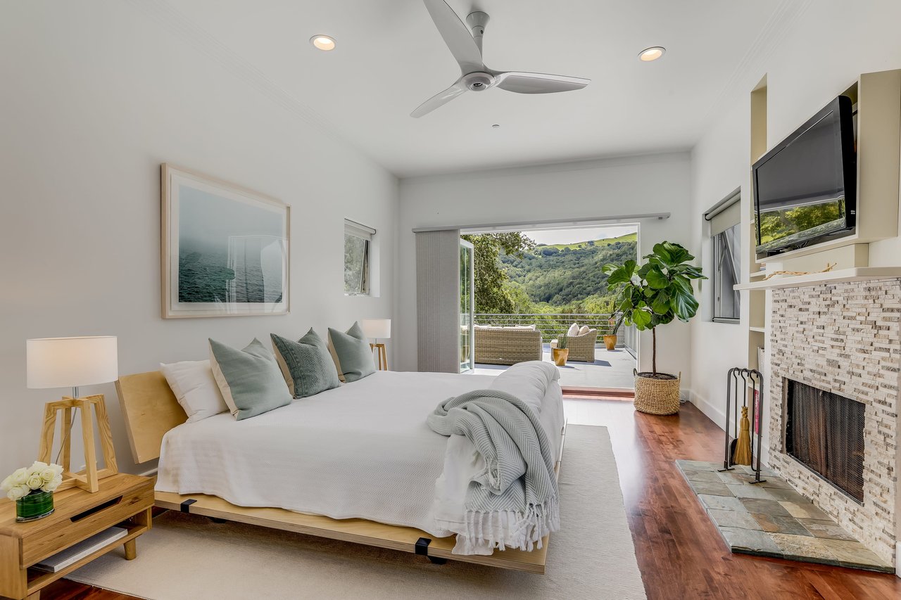 Extraordinary Contemporary Retreat