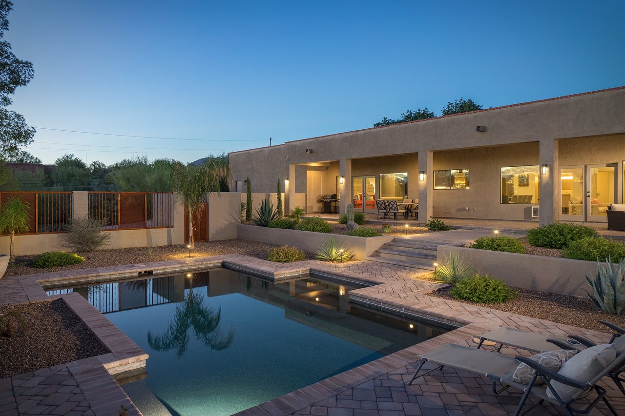 Located in the Desirable Flecha Caida Community
