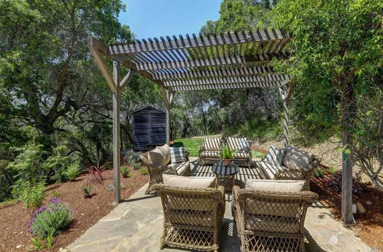 116 Winding Way