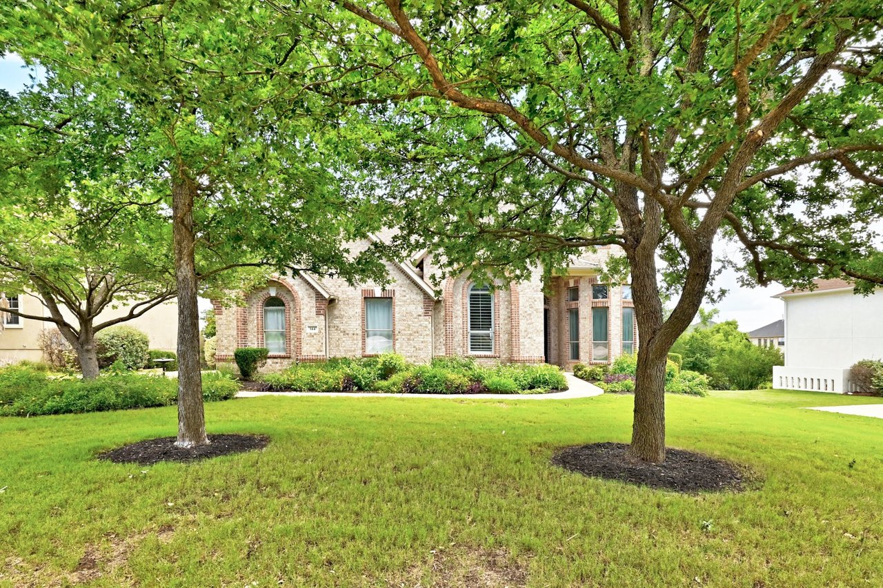 Stunning 5-Bedroom Luxury Home with Breathtaking Hill Country Views in Gated Community! | Short Walk to Lake Travis H.S. | Resort-style Amenities