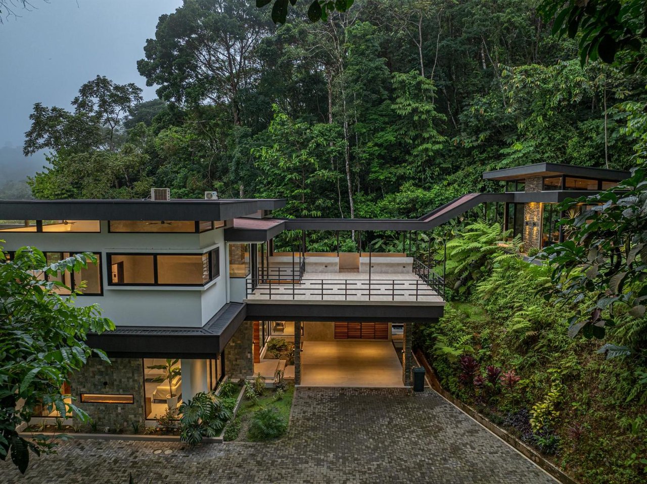 Private Waterfall Luxury Estate, Dominical, Puntarenas