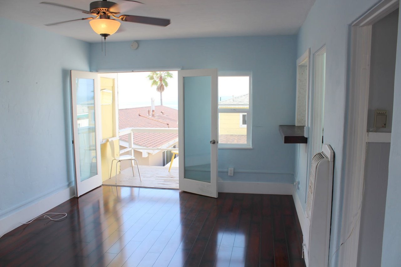 4210 The Strand