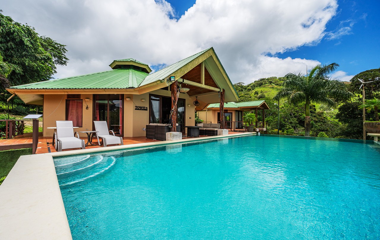 Luxury Lakefront Villa, Lake Arenal, Alajuela