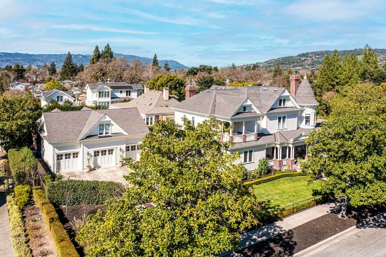 Charles Van Damme Way, Sonoma