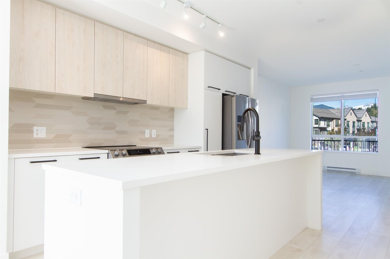 37985 Helm Way, Squamish
