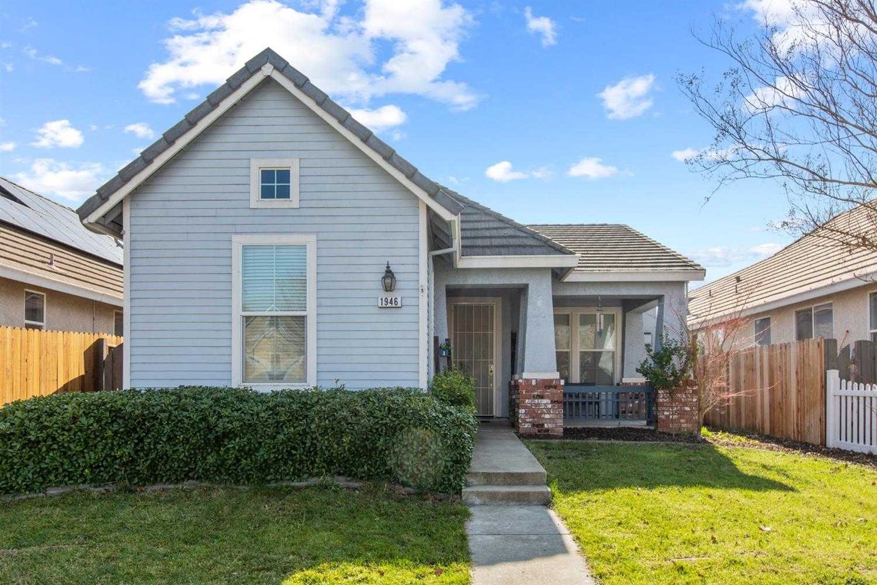 1946 Dawnelle Way
