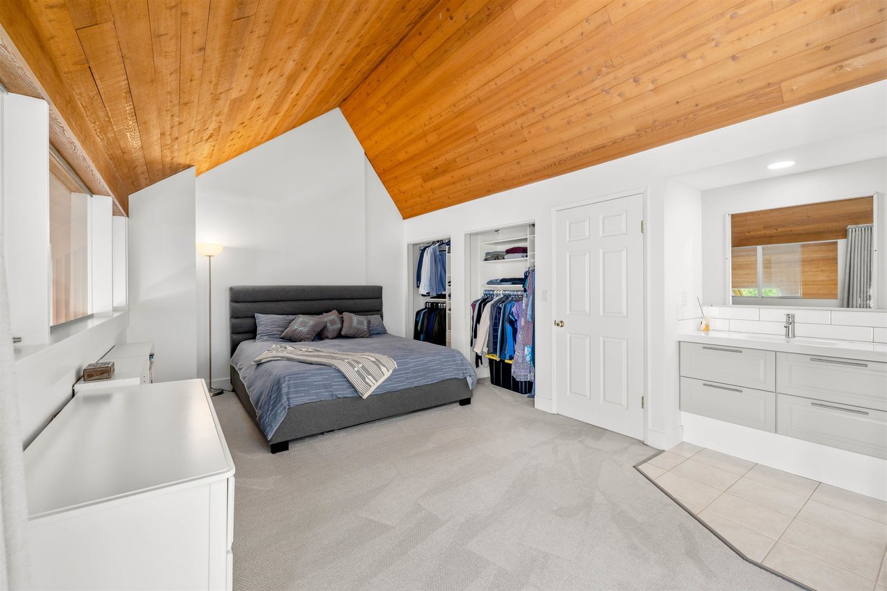 9-4957 Marine Dr