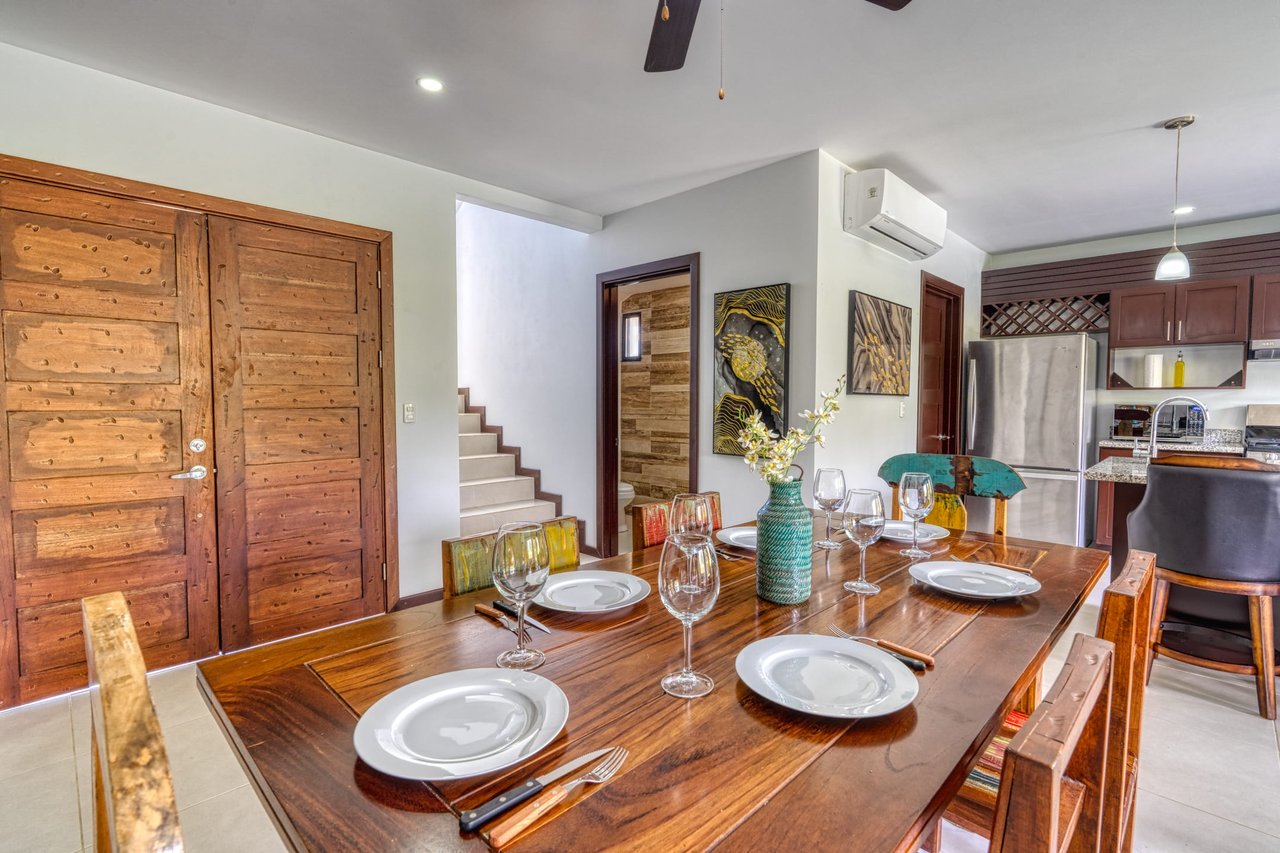 3 BEDROOM MODERN HOME WITH POOL WALKING DISTANCE TO EVERYTHING IN UVITA