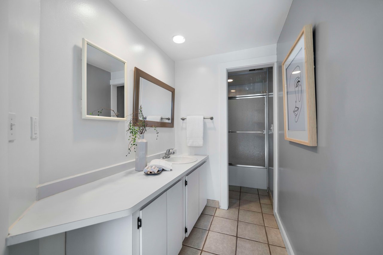 1041 SAINT GREGORY STREET #4