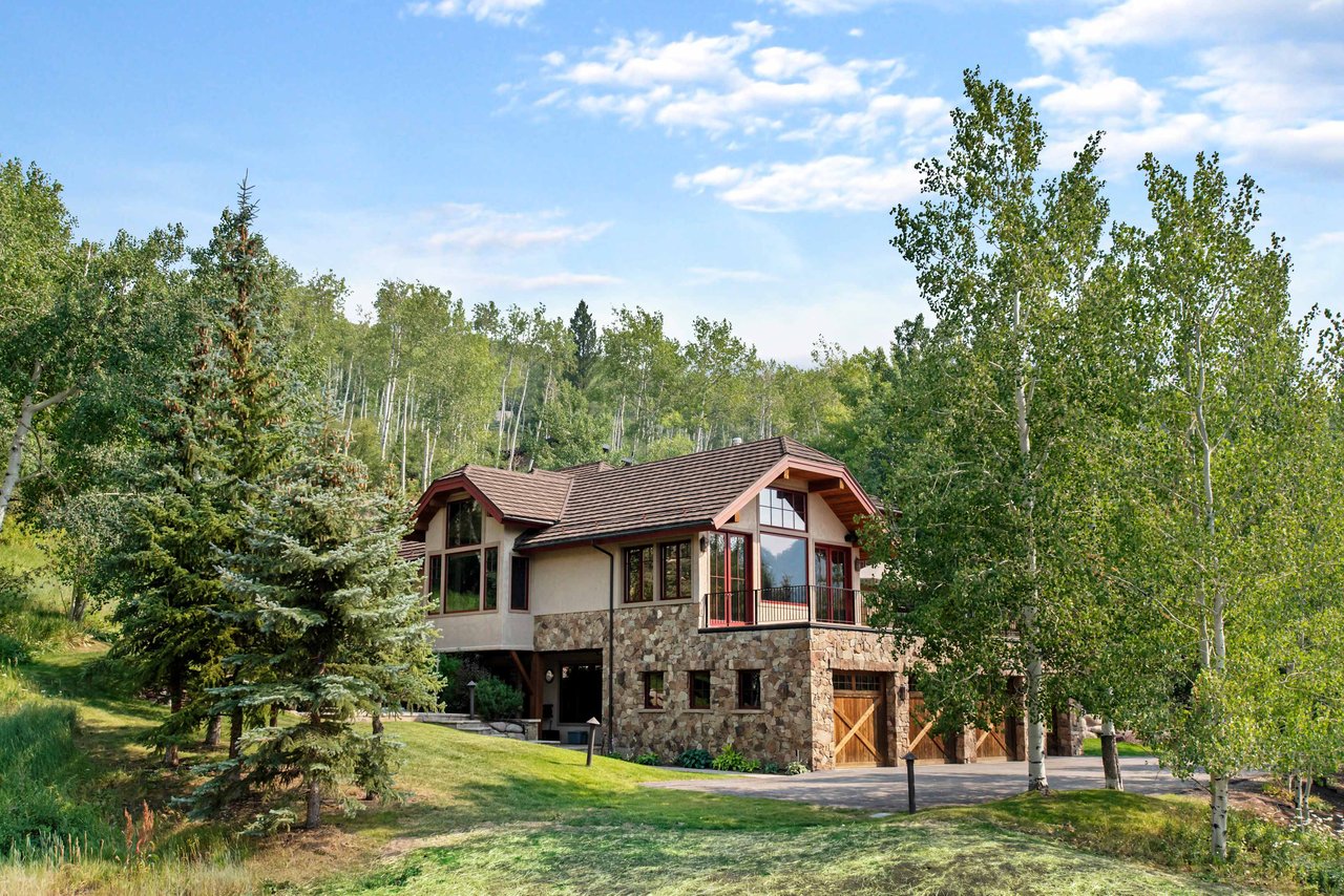 Beautiful Home with Ski-in/Ski-out Access  