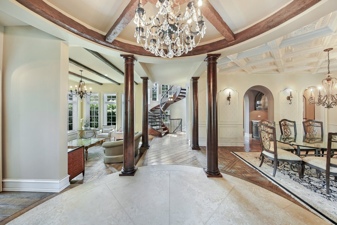 world class home in southeast hinsdale