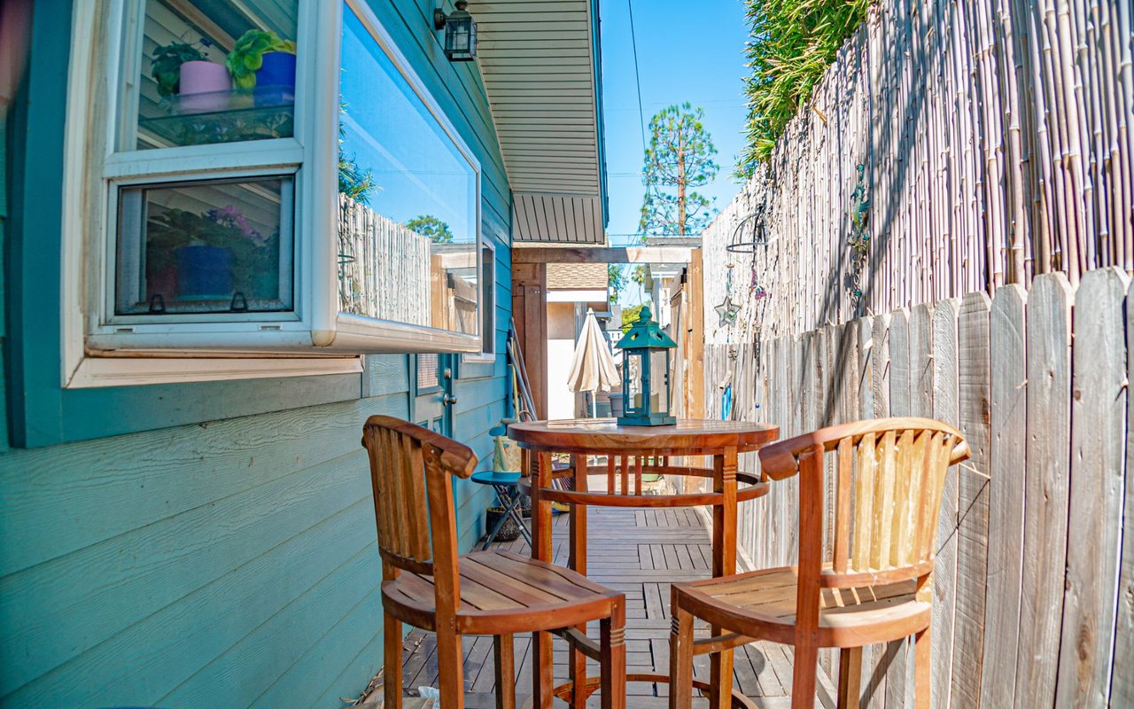 305 Roycroft Avenue