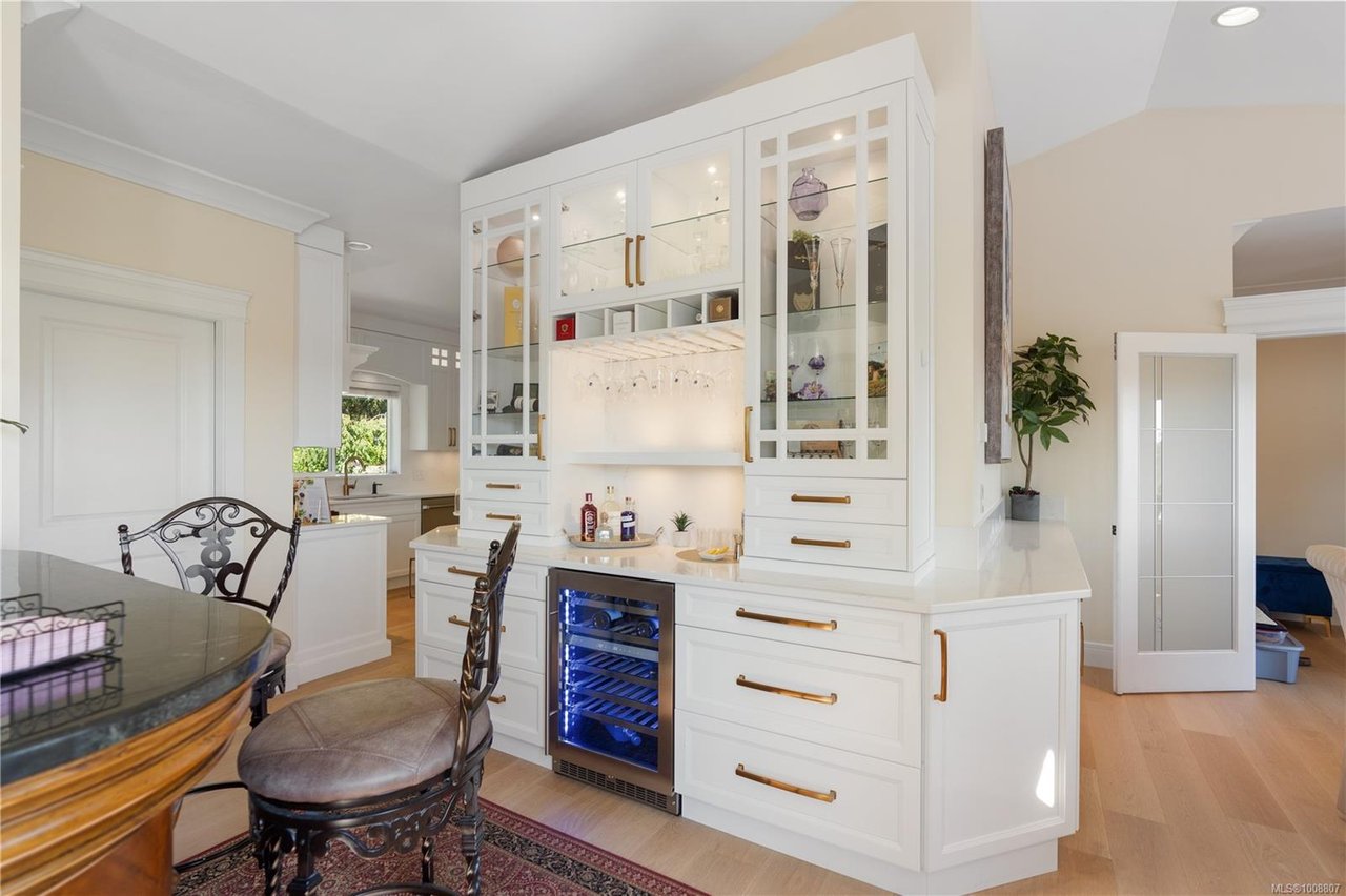 630 Granrose Terr, Colwood