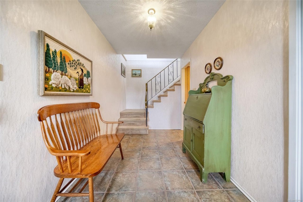 4086 Tracey St