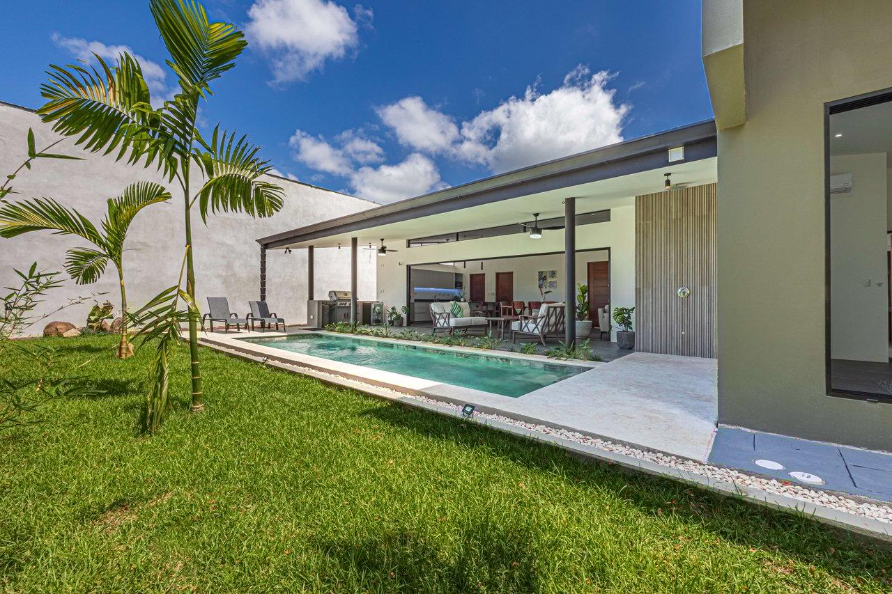 Stylish 3 bed, 3 bath Brand New  Villa in Uvita. 