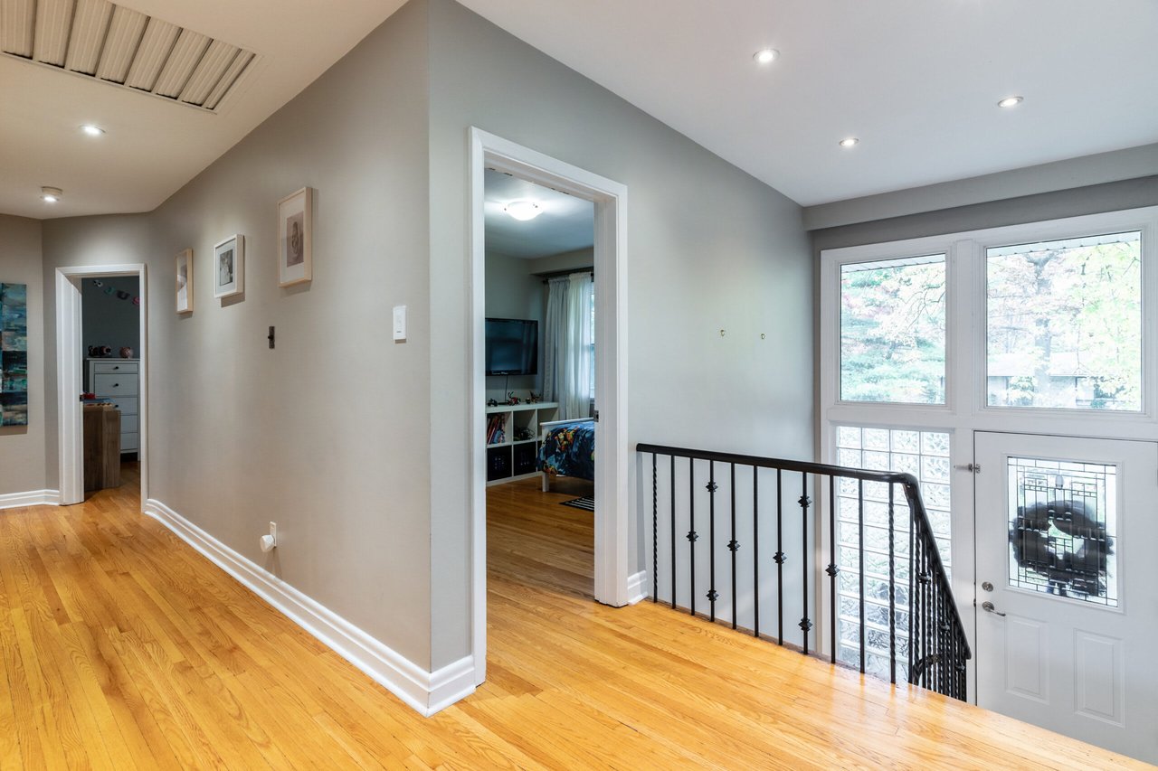 1620 Pinetree Crescent