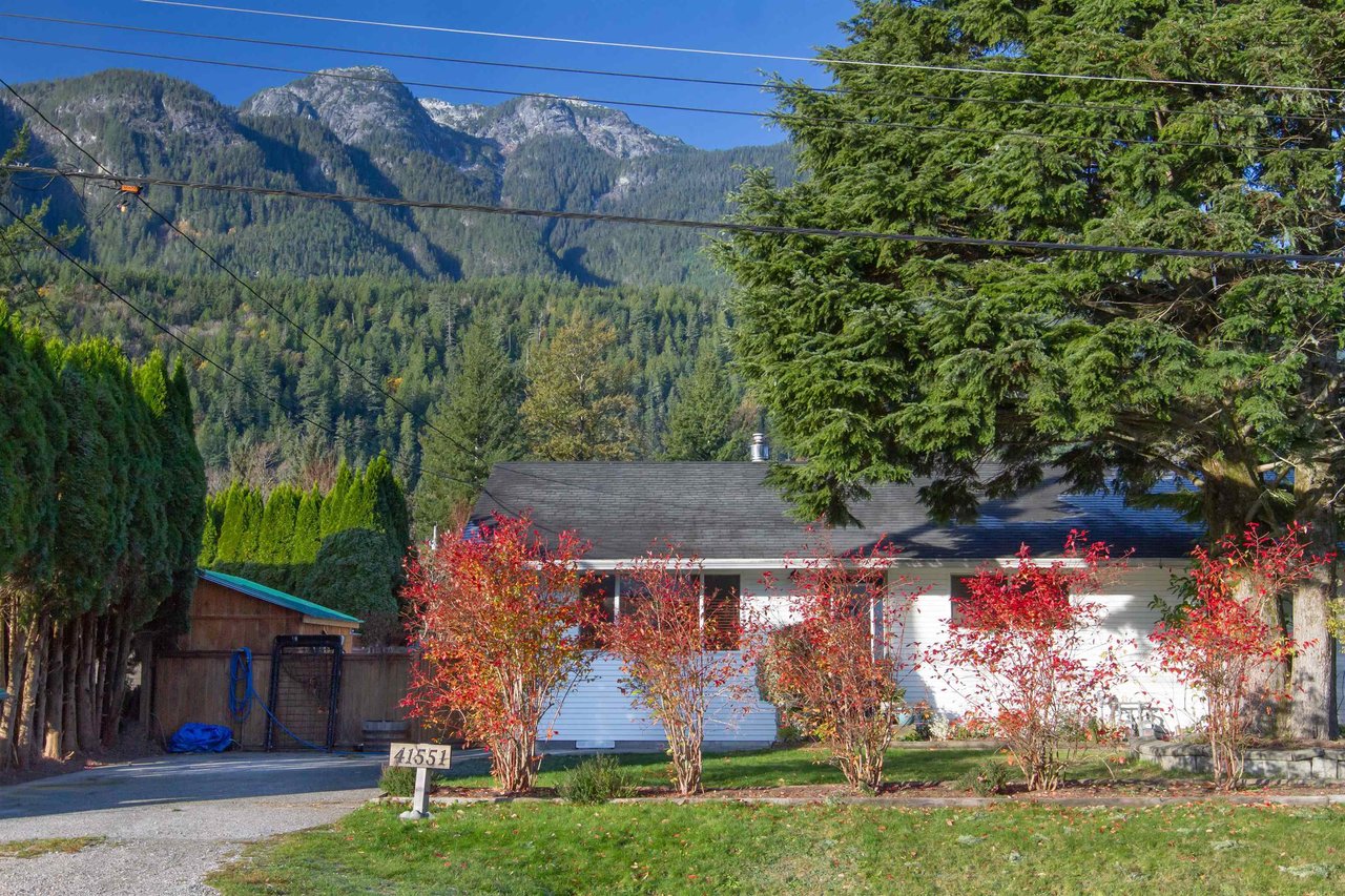 41551 Brennan Road, Squamish